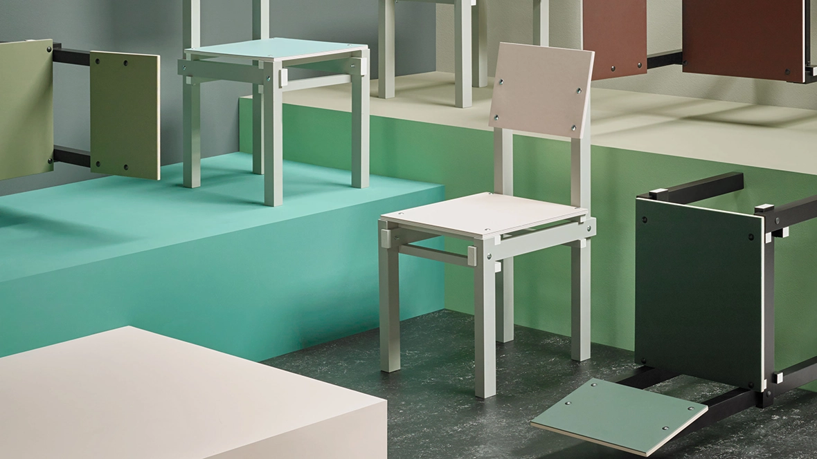 Gerrit Rietveld Military Chairs met Forbo Furniture Linoleum